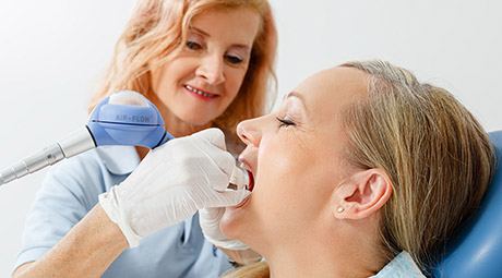 Professionelle Zahnreinigung in Ungarn