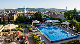 Hotel Sopron Pool und Panorama